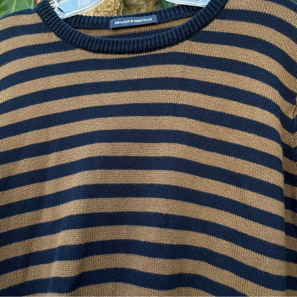 Brandy Melville oversized stripped tan and navy blue crew neck sweater! - Picture 2 of 5